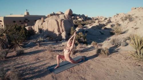 Nude yoga - thothub.to on unlisto.com