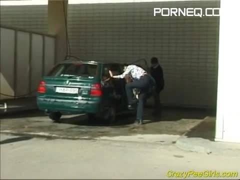 Girl takes a pee at a car wash - new.porneq.com on unlisto.com