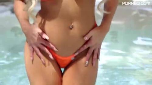 Milf Nina Elle Shows Her Big Tits - new.porneq.com on unlisto.com