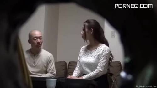 Bald guy penetrates the pussy of the Japanese amateur chick - new.porneq.com - Japan on unlisto.com