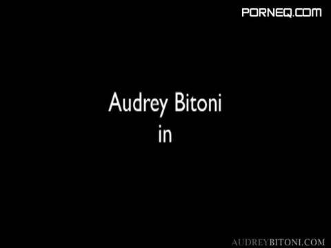 Audrey Bitoni Lets You Peek Through the Bubble Bath! Uncensored - new.porneq.com on unlisto.com